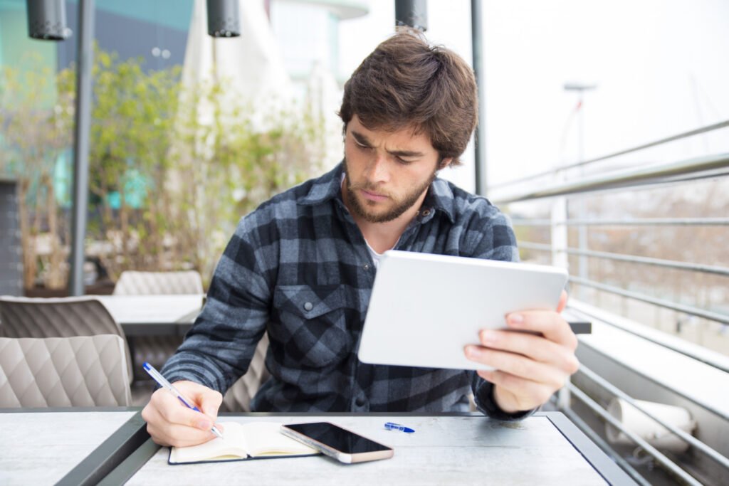 What Makes an Online Article Worth Reading